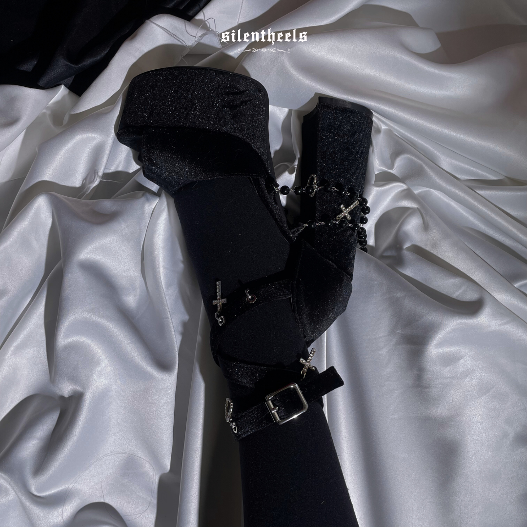 Dead Kiss High Heels