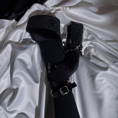 Dead Kiss High Heels